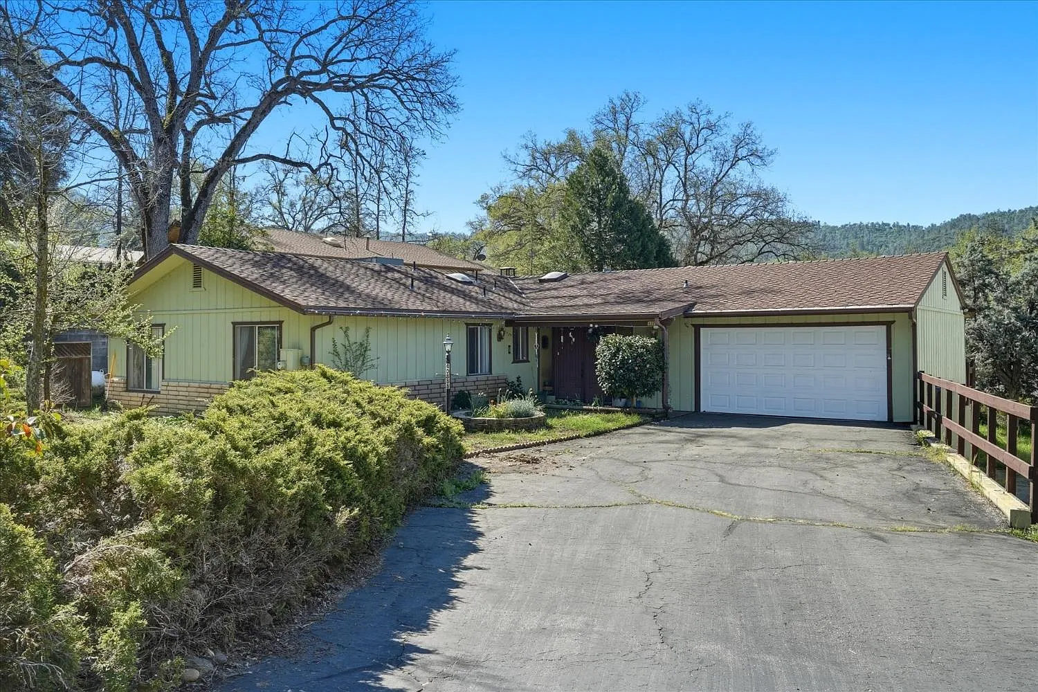 40888 Goldside Dr photo 1