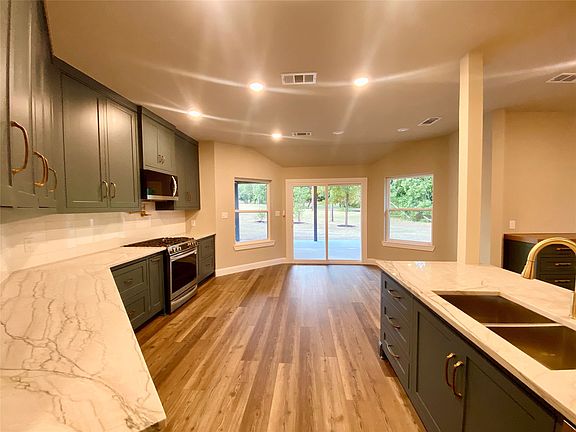 5th image of 4855 Woodlawn Rd