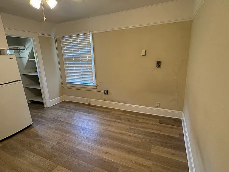 657 Everett Ave #4 — Photo 8