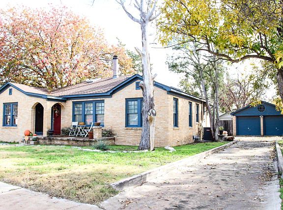 2nd image of 905 W Michigan Ave