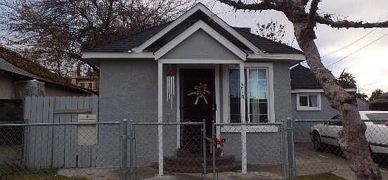 2nd image of 219 Foster Ave
