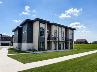 3310 University Blvd #102, Ames, IA 50010