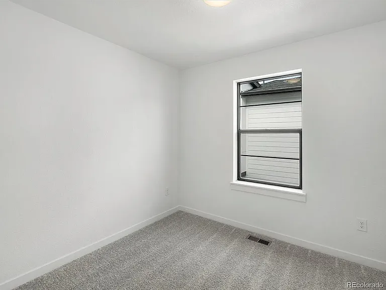 2046 S Holly St #1 — Photo 20