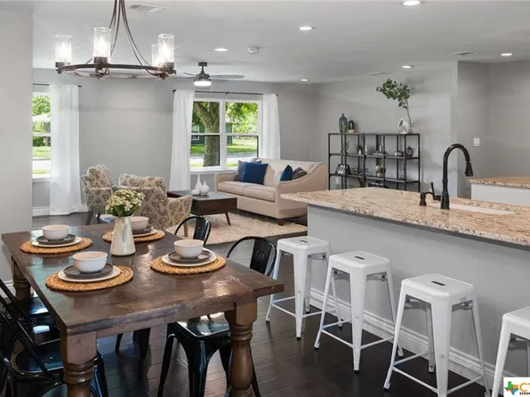 701 Nixon St, Lockhart, TX 78644