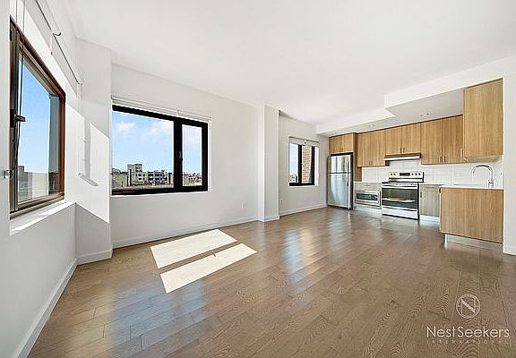 4th image of 11-39 49th Ave #303