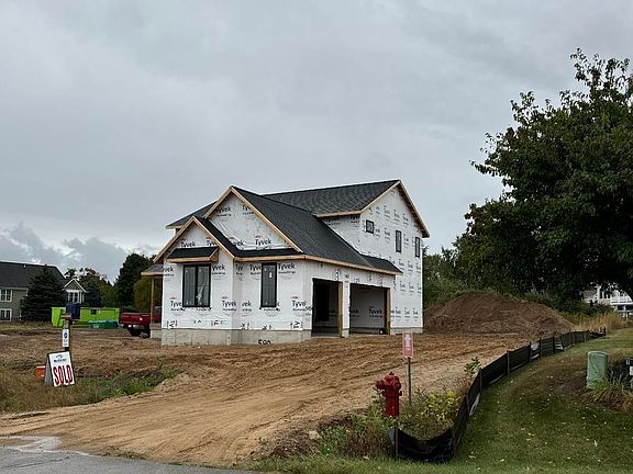 2nd image of 588 Madeira Dr