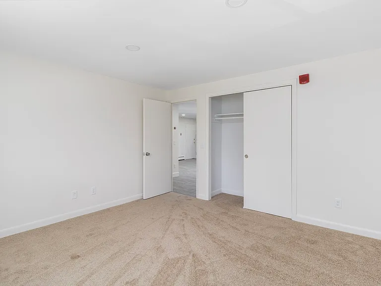 Parkway Apartments — Photo 48