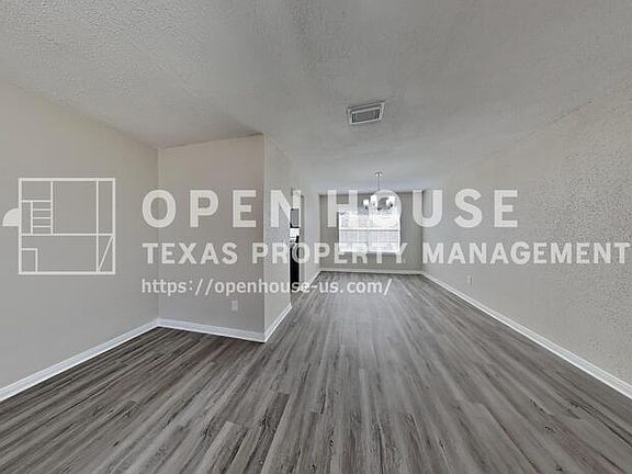 4th image of 3414 Green Fields Dr