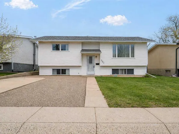 721 W 6th St SE, Redcliff, AB T0J 2P2