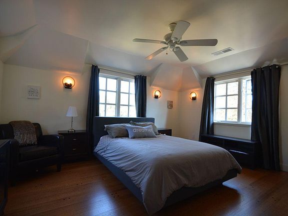 Queen Bedroom