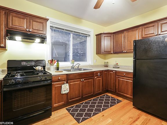 3rd image of 5819 N Campbell Ave