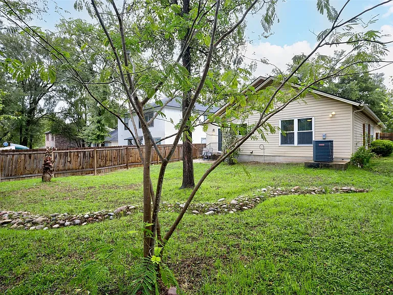 1617 Alazan Cv — Photo 31