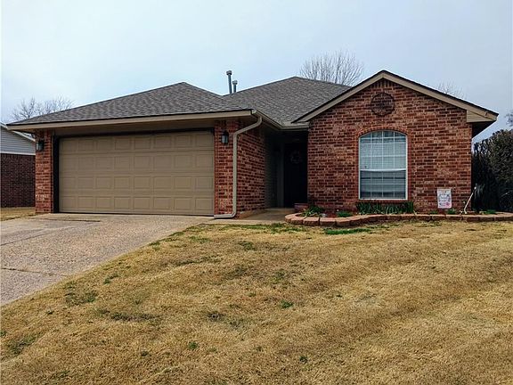 3rd image of 1001 Meadowlake Dr