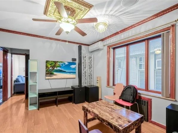 2948 Brighton 1st Street image 3 of 8