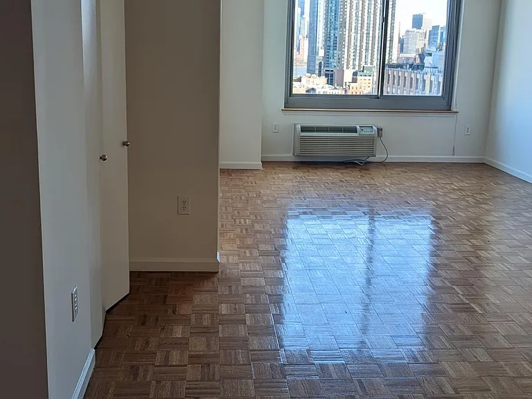 200 Marin Blvd #522 — Photo 9