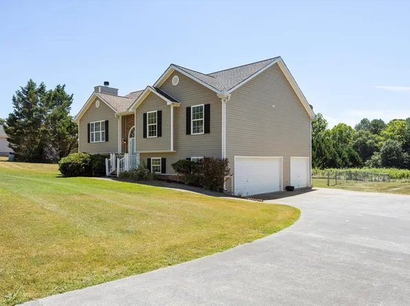131 Peachtree Ln SE, Calhoun, GA 30701