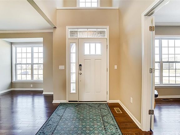 5th image of 1910 Spindletop Ln
