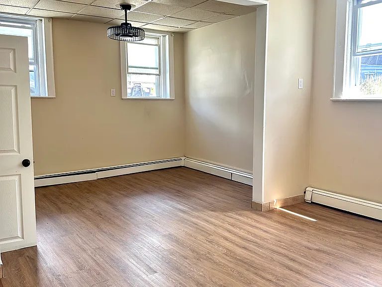 243 Gaston Ave — Photo 5