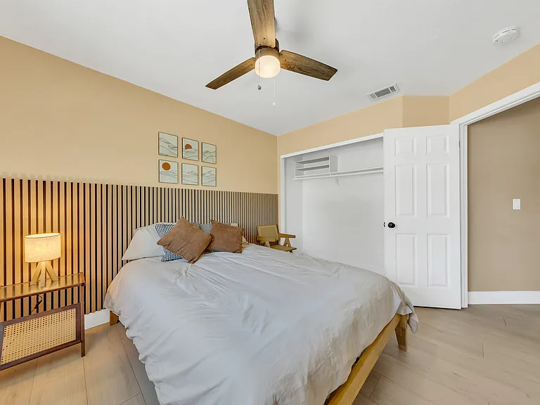 8024 Caymus Dr — Photo 17