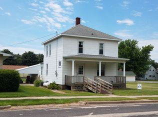 610 Dewey St, Cassville, WI 53806