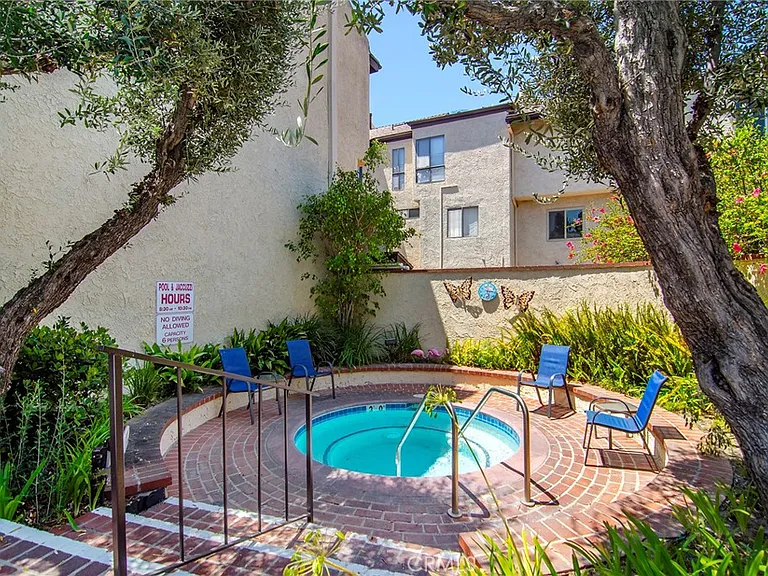 5255 Coldwater Canyon Ave #E — Photo 22