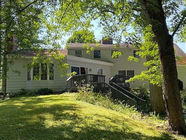 2nd image of 54 Lyndon Rd