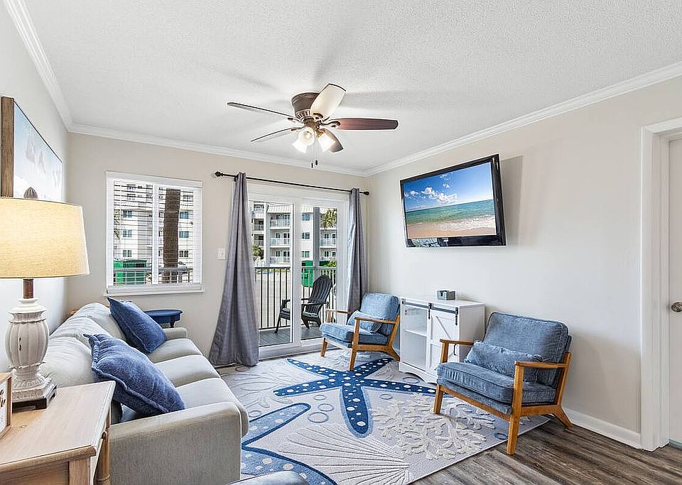 1st image of 400 Plantation Rd #2118