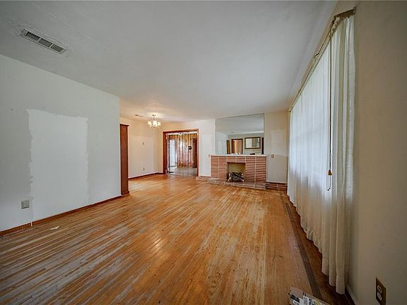 2nd image of 3805 Austill Ln