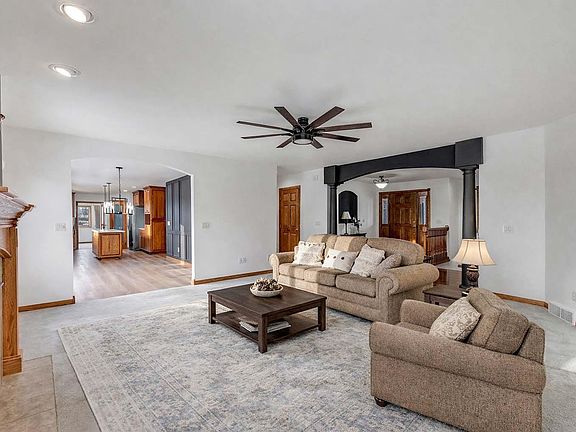 4th image of 4207 Lost Dauphin Rd