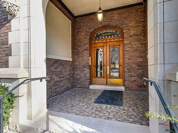 3rd image of 1641 Hinman Ave APT 1