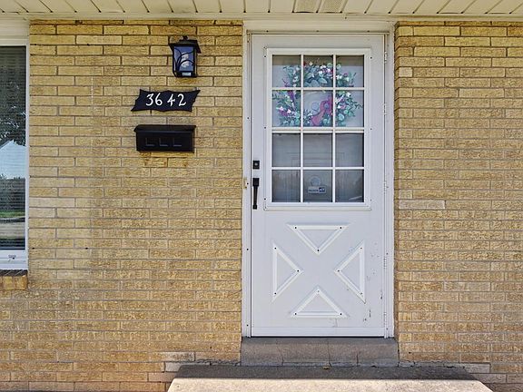 2nd image of 3642 Charles STREET