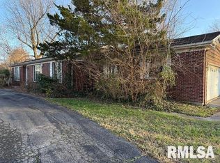1500 E Stotlar St, Herrin, IL 62948
