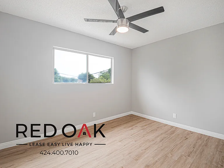 1589 E 47th St #3 — Photo 3