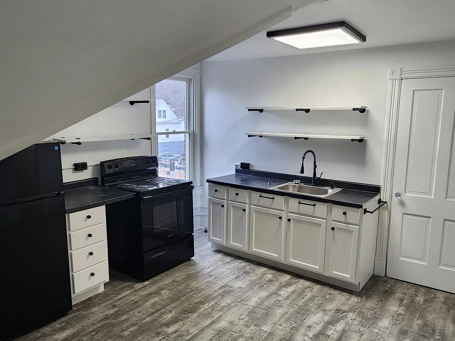 1004 Bluff Street - 6 — Photo 4