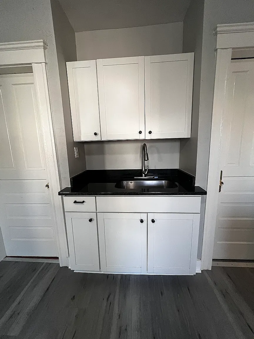 3 bed, 1.0 bath, $2,000 — Photo 4