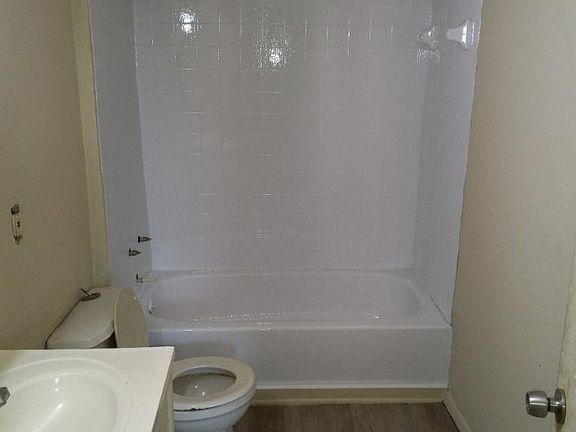 2nd image of 2246 E 86th St #2