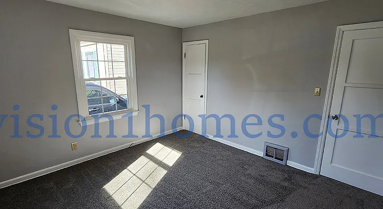 2076 W Wayne St — Photo 11