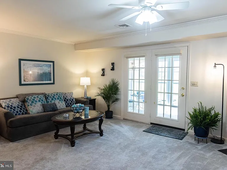 609 Cambridge Ct — Photo 14