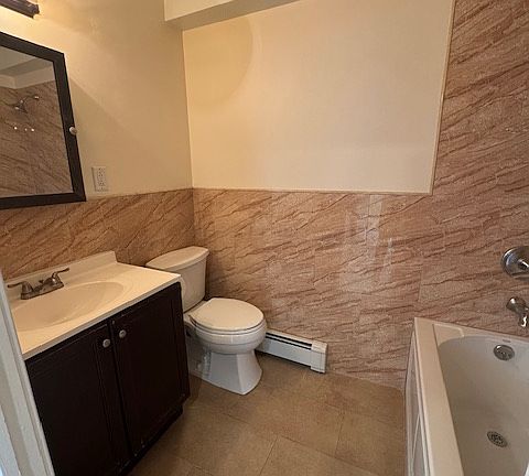 4th image of 185 Beach 61 St #B