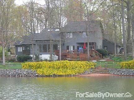 Lake view with Jasmine Blooming