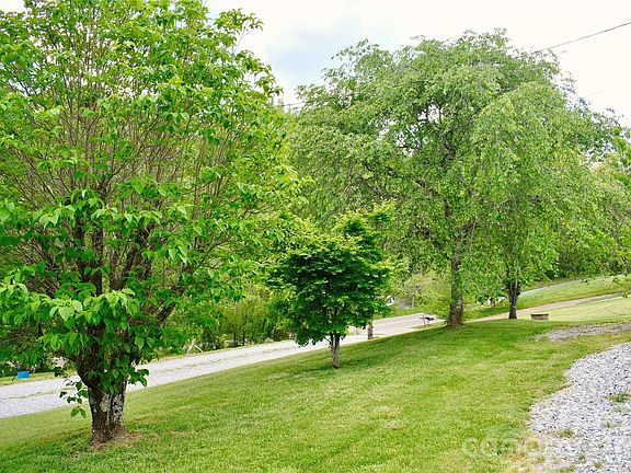 5th image of 1780 Lytle Mountain Rd
