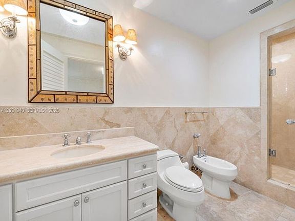 4th image of 1037 Alfonso Ave