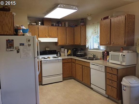 3rd image of 8804 NE Pierce Dr