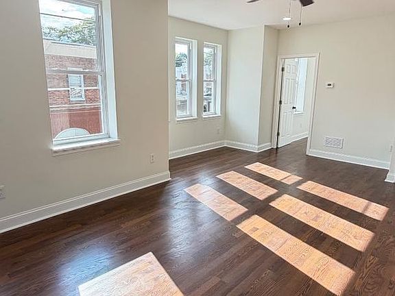 5th image of 3523 Jasper St