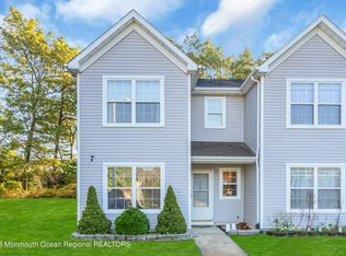 714 Leadership Ct, Toms River, NJ 08755