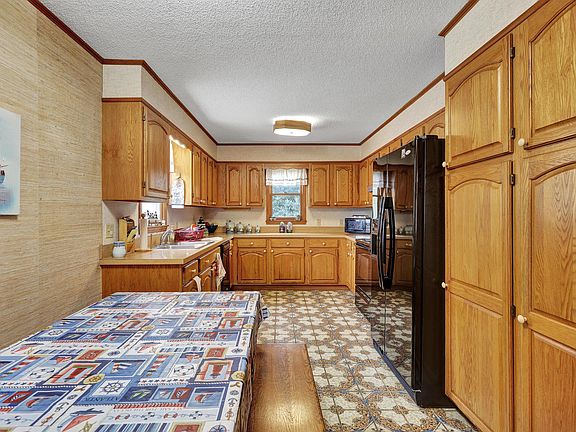 5th image of 108 SE 42nd St #20