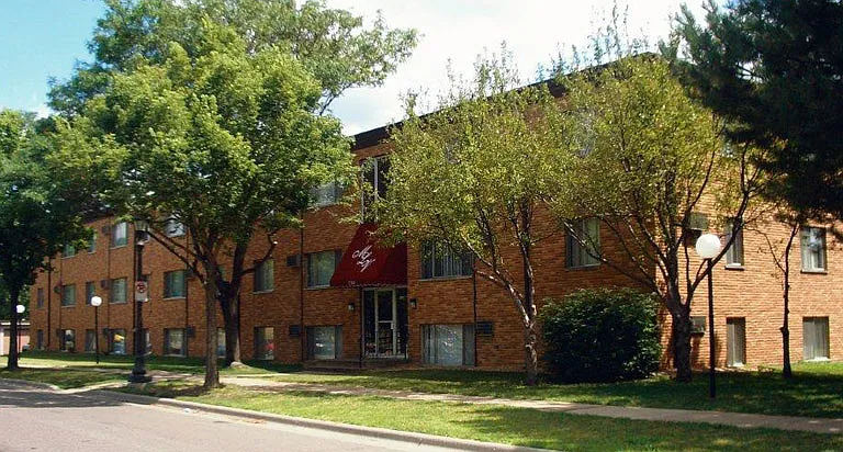 Marydale Lakeview Apartments — Photo 7