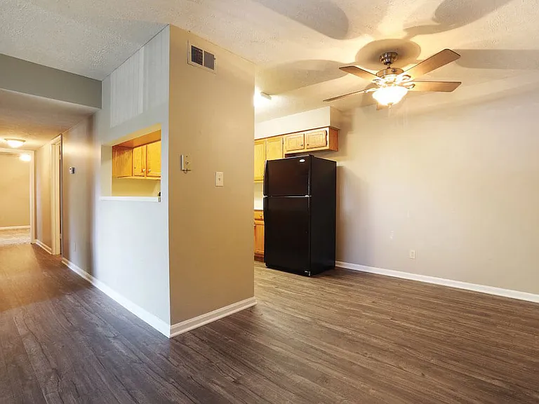 Spacious Dining Area