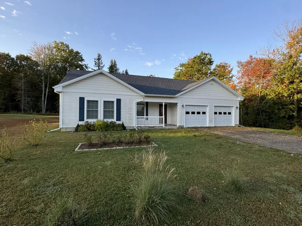 5 Chestnut Street, Unity, ME 04988