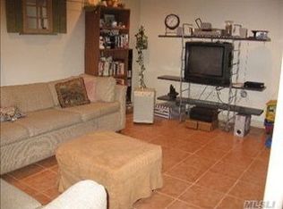 66 Beech St, Beech Island, NY 11722